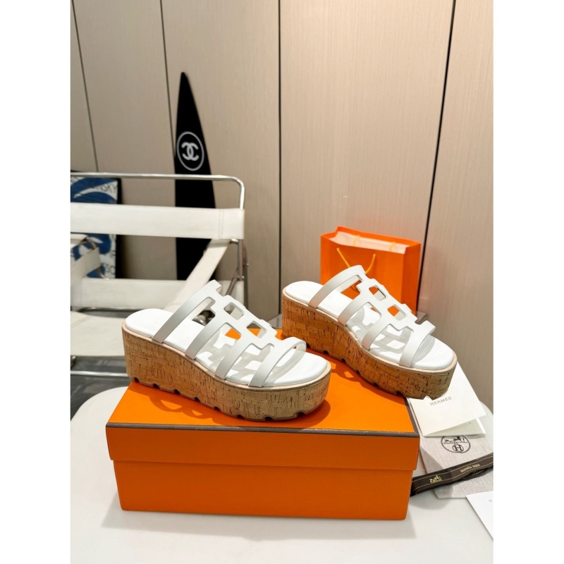 H**mes sandals